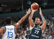 雷速直播-东契奇回归赛场，精彩发挥首场状态亮眼，公牛观众沸腾！的简单介绍