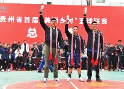 橄榄球预选赛掀起高潮，徽州白虎队读秒扳平江畔天狼队，高压逼抢奏功——反击锐度十足的简单介绍