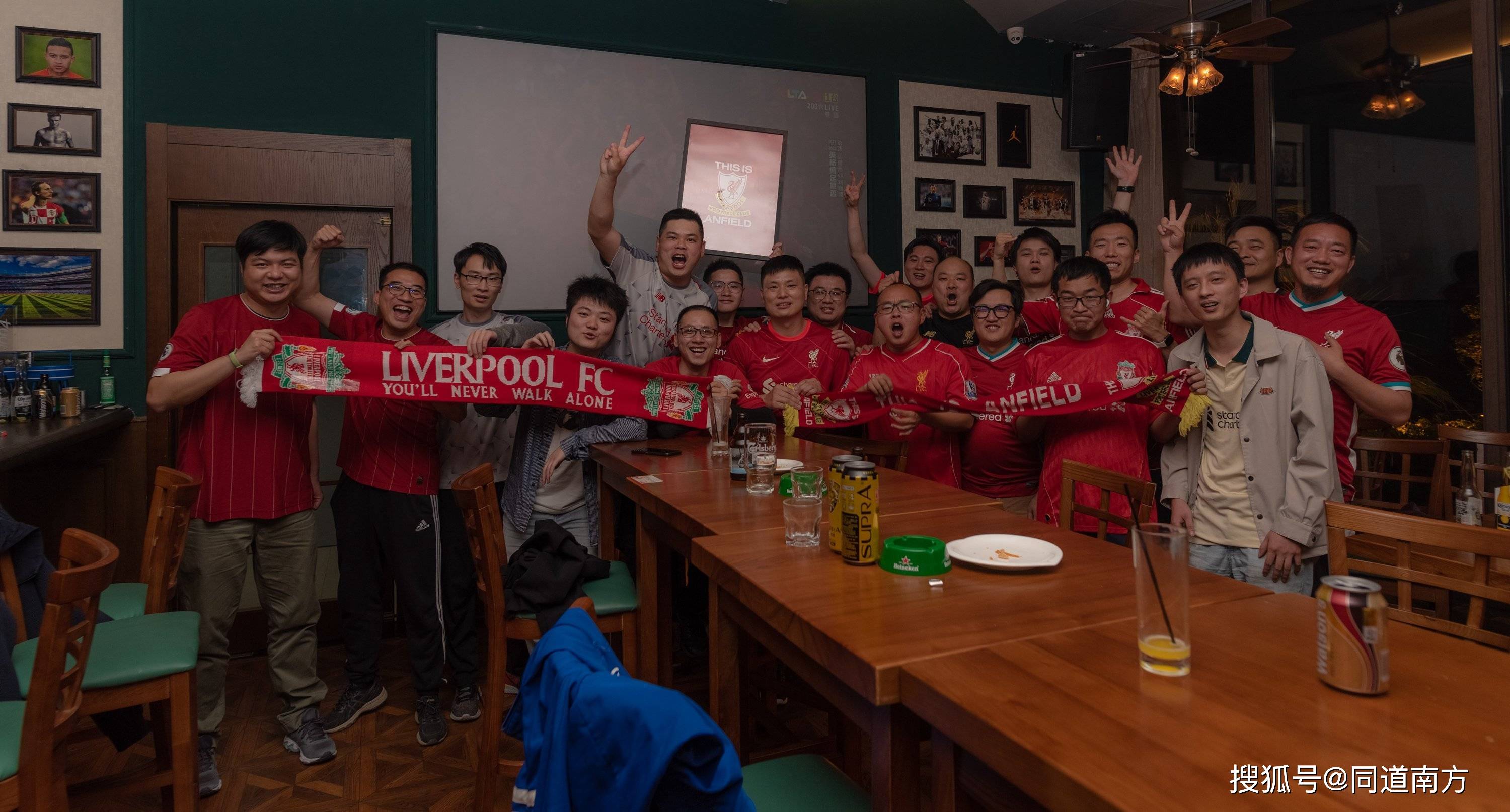 关于足总杯国际比赛日走向成谜;武汉三镇临场应变;球迷炸锅;团队化学反应显著的信息 关于足总杯国际比赛日走向成谜;武汉三镇临场应变;球迷炸锅;团队化学反应显著的信息